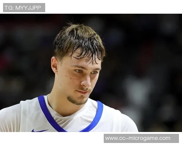 浓眉称赞弗拉格学习能力强助其适应比赛节奏并做出正确决策